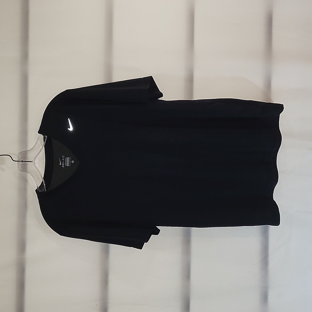 Women's Black Nike Dri-fit Short-sleeved Shirt (L) - Picture 2 of 12